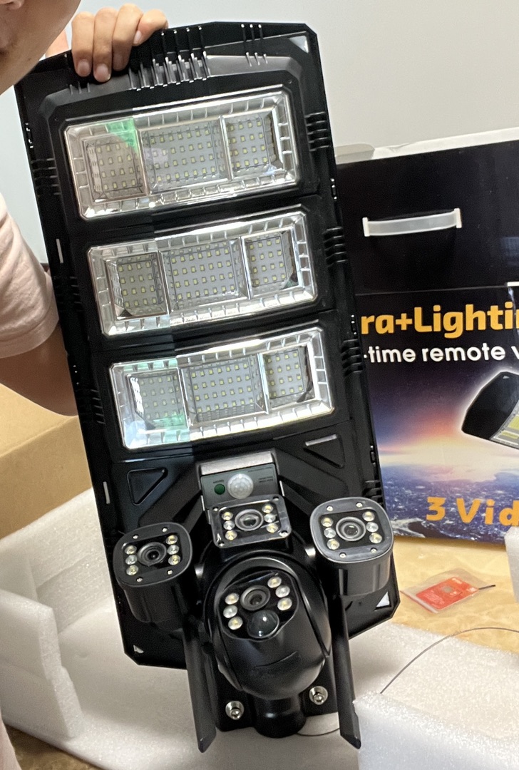 XA24 V380 triple-lens floodlight security camera real product photo